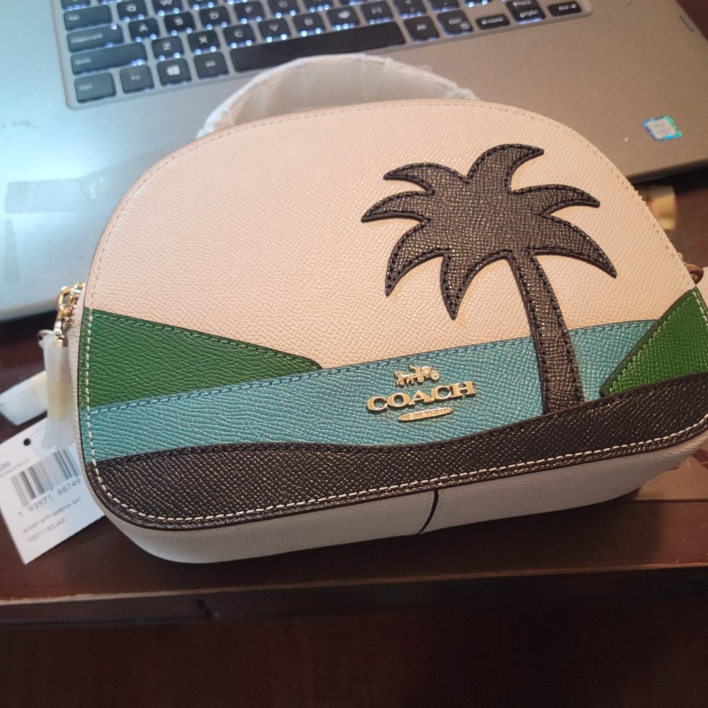 COACH PURSE NEVER USED